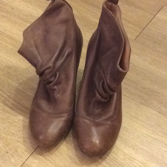 Steve Madden Booties - Picture 3 of 5